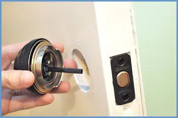 State Locksmith Services Houston, TX 713-470-0713 - 5-change-locks-service